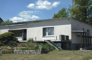Haus kaufen in 14778 Päwesin, Seeblick - Architketenbungalow, voll unterkellert und mit großem Garten