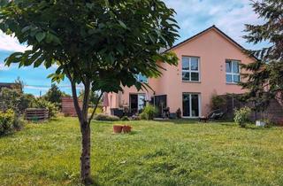 Haus mieten in Ringstraße 1a, 14974 Ludwigsfelde, 5-Zi-DHH mit großem Garten, moderner Wohnküche inkl. EBK, ruhig im Grünen, perfekt ÖPNV-angebunden