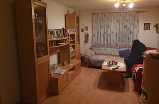 Wohnung kaufen in Am Hindenburgpark, 89335 Ichenhausen, Geschmackvolle, gepflegte 2,5-Zimmer-Wohnung mit Balkon in Ichenhausen