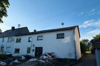 Einfamilienhaus kaufen in 56244 Ötzingen, Ötzingen - Teil-Saniertes Charmantes Einfamilienhaus mit Potenzial