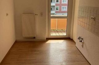 Wohnung mieten in Greizer Straße 41, 07545 Stadtmitte, Geräumige 3-Raum-Wohnung im Altbau mit Wanne und Balkon sucht neue Bewohner.