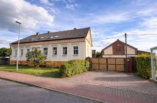 Bauernhaus kaufen in 15345 Altlandsberg, Landhaus-Highlight bei Berlin mit Pool, Kamin, Koppel, Scheunen & Partyraum