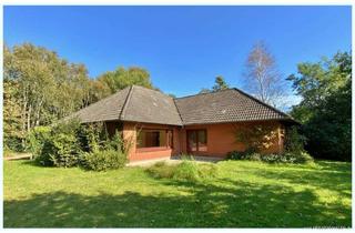 Haus kaufen in 25856 Hattstedt, Komfortabler Winkelbungalow mit Sanierungsstau auf großem Gartengrundstück wenige Minuten zur Stadt!