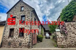 Einfamilienhaus kaufen in 56294 Münstermaifeld, Historisches Einfamilienhaus mit großzügigem Grundstück in Metternich