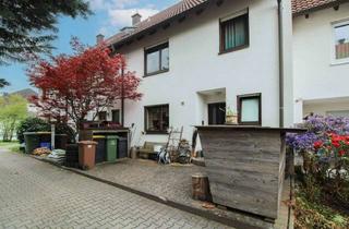 Anlageobjekt in 90513 Zirndorf, In wunderschöner, familienfreundlicher Wohnlage - Reihenmittelhaus mit kleinem Garten und Garage