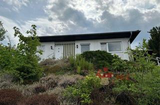 Haus kaufen in 97773 Aura, Reserviert!!!!Ebenerdiges Wohnen mit Weitblick - Bungalow mit großem Grundstück in Aura im Sinngrund