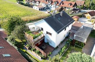 Wohnung kaufen in 85452 Moosinning, Großzügige 3,5 Zimmer Erdgeschosswohnung mit Wintergarten, Garten und moderner Ausstattung