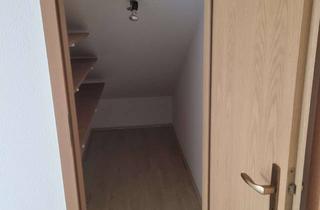 Wohnung mieten in 69168 Wiesloch, 2,5-Raum-DG-Wohnung mit Einbauküche in Wiesloch-Baiertal