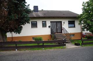 Einfamilienhaus kaufen in 34587 Felsberg, Felsberg - Attraktives, vermietetes Einfamilienhaus mit großem Grundstück