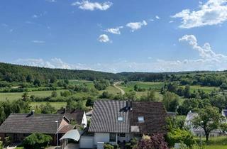 Wohnung kaufen in 71134 Aidlingen, Aidlingen - Helle 2,5 Zimmer-Dachgeschosswohnung mit toller Aussicht