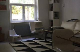 Wohnung kaufen in 63067 Offenbach am Main, Offenbach am Main - Altbau Wohnung mit Balkon