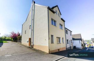 Anlageobjekt in 50354 Hürth, 3-Familienhaus & Bungalow mit Garten und 3 Garagen – Wohn- und Investitionsmöglichkeiten in Hürth