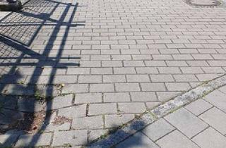 Garagen mieten in 93055 Ostenviertel, Vilshofener Straße bei der Wohnanlage 2 - 6 a: ebenerdiger Stellplatz im Freien