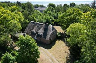 Haus kaufen in 25938 Nieblum, Wyk/ Südstrand: Traumgrundstück mit großem Reetdachhaus bietet Privatsphäre pur!
