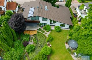 Einfamilienhaus kaufen in 82223 Eichenau, Exklusives, kernsaniertes Einfamilienhaus mit Einliegerwohnung, Gartenidylle & Teich in Bestlage
