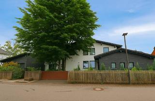 Einfamilienhaus kaufen in 82223 Eichenau, Exklusives, kernsaniertes Einfamilienhaus mit Einliegerwohnung, Gartenidylle & Teich in Bestlage