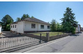 Haus kaufen in 55578 Gau-Weinheim, Gau-Weinheim - Eine absolute Rarität: Über 200 m² großer Bungalow mit tollen Hobbyräumen und stattlichem Grundstück