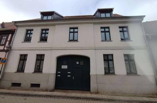 Wohnung kaufen in 39340 Haldensleben, Bewohnte ETW mit Innenhof und Carport zu veräußern
