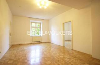 Wohnung kaufen in 93083 Obertraubling, Wohnen im Schloss - historische Eleganz trifft modernen Komfort