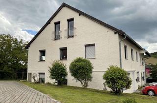 Wohnung kaufen in Kirchberg 44, 94513 Schönberg, Eigentumswohnung mit großer Dachterrasse in Schönberg