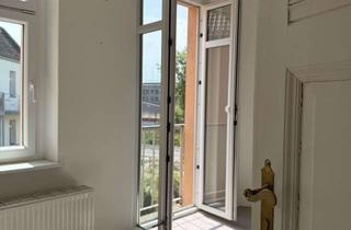 Wohnung kaufen in Alte Kaulsdorfer Straße 28, 12555 Köpenick, PROVISIONSFREI: Sonnige Wohnung mit eineinhalb Zimmern und Austritt, bezugsfrei, Altbau