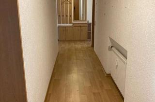 Wohnung mieten in Weserstraße 29, 36043 Fulda, Freundliche 4-Raum-Wohnung mit EBK, Keller und Balkon in zentraler Lage