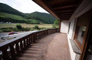 Wohnung mieten in Ahr-Rotweinstraße 58, 53508 Mayschoß, Renovierte 2-Zi-Wohnung mit riesigem Balkon