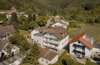 Haus kaufen in 76835 Weyher, In herrlicher Weinberglage - Gästehaus-Ensemble mit 17 Einheiten!