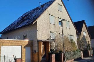 Haus kaufen in 30851 Langenhagen, Preiswertes 6-Raum- 2 Familienhaus in Langenhagen
