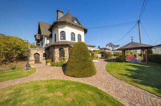 Villa kaufen in 56316 Raubach, Stilvolles Wohnhaus mit Einliegerwohnung - Doppelgarage - wundervoll angelegtem Garten in Raubach!