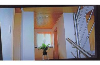 Doppelhaushälfte kaufen in 91550 Dinkelsbühl, Charmante Doppelhaushälfte mit Garten, Pool und Perspektive zur Aufteilung.