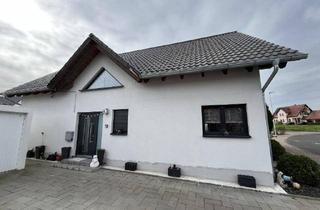Einfamilienhaus kaufen in 97493 Bergrheinfeld, Bergrheinfeld - Großzügig, modern und in ruhiger Lage: Einfamilienhaus mit großem Garten und Doppelgarage