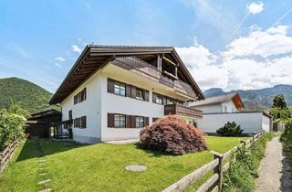 Wohnung kaufen in 83229 Aschau, Gemütliche 2-Zimmer-Dachgeschosswohnung mit Charme und Blick in ruhiger Lage von Aschau
