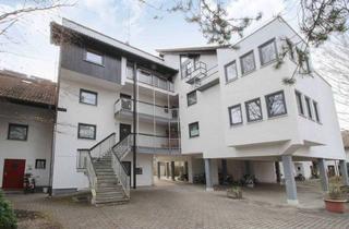 Wohnung kaufen in 82194 Gröbenzell, Naturnah vor den Toren Münchens: Gepflegte 2-Zi.-Dachgeschosswohnung mit Balkon in Gröbenzell!