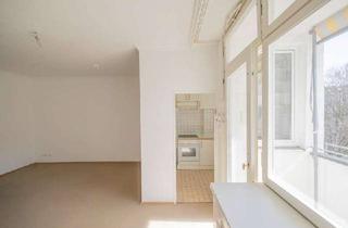 Wohnung kaufen in Schillerstraße 105, 10625 Charlottenburg, Schillerstr. in Charlottenburg: 2-Zi-Whg im 4. OG mit Südbalkon, EBK u. Aufzug