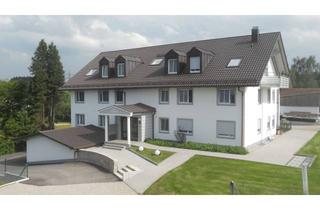 Wohnung mieten in Zornedinger Str. 23, 85614 Kirchseeon, 3 Zimmer Dachgeschoßwohnung Prov frei ideal für junges Pärchen