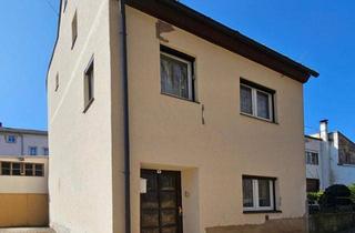 Haus kaufen in Malzhausgasse, 08396 Waldenburg, Historisches Wohnhaus in ruhiger Seitenstraße - Charmantes Sanierungsobjekt mit Potenzial