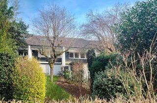 Reihenhaus kaufen in 63263 Neu-Isenburg, Charmantes Reihenhaus in begehrter Lage von Neu-Isenburg – renovierungsbedürftig mit großem Poten...