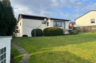 Einfamilienhaus kaufen in 33034 Brakel, Einfamilienhaus mit Balkon, Garage & Einliegeroption - Ruhige Lage in Brakel