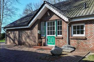 Anlageobjekt in 26683 Saterland, Entwicklungspotenzial! gepflegtes Zweifamilienhaus mit 2,34 ha Grundstück und Bauland