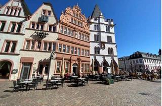 Immobilie mieten in Hauptmarkt 14, 54290 Innenstadt, Sanierte möblierte Zweizimmerwohnung mit Empore am Hauptmarkt