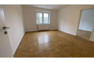 Wohnung kaufen in Lipperheidstraße 52, 46047 Marienkirche, Renovierte, helle 2,5-Zimmer-Wohnung mit Einbauküche im 1. OG nahe Centro Oberhausen