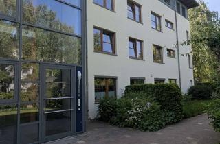 Wohnung kaufen in Feldstraße 237, 24106 Wik, Vermietete Stadtwohnung mit Terrasse & Garten
