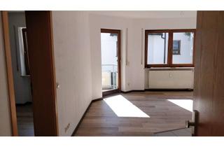 Wohnung mieten in Erlewinstraße, 78078 Niedereschach, Helle Wohnung mit zwei Zimmern sowie Balkon und offener Einbauküche in Niedereschach