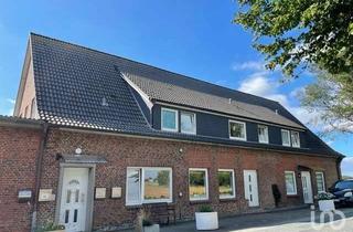 Mehrfamilienhaus kaufen in 25845 Nordstrand, Gepflegtes Mehrfamilienhaus mit 6 Wohneinheiten und Weitblick in die Marsch