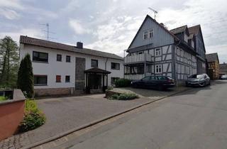 Haus kaufen in 35325 Mücke, Gepflegtes Wohnensemble mit 2 Zweifamilienhäusern und Scheune auf großem Grundstück