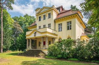 Villa kaufen in Hagenstraße 28, 14193 Grunewald, Denkmal-Villa im Grunewald mit herrschaftlicher Eingangshalle, Dachterrasse, Aufzug, Garage