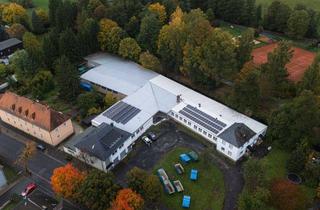 Gewerbeimmobilie kaufen in 95632 Wunsiedel, Ihr neuer Firmensitz im Fichtelgebirge: Top-saniertes Wohnhaus mit großzügigen Hallenflächen im Mischgebiet