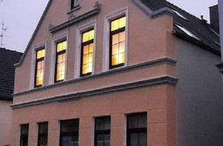 Haus kaufen in Wasserweg 9, 27576 Bremerhaven, Bremerhaven - Gepflegtes Zweifamilienhaus mit vermieteter EG-Wohnung und freier Maisonettewohnung zu verkaufen