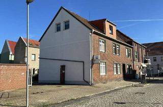 Mehrfamilienhaus kaufen in 39307 Genthin, Genthin - Mehrfamilienhaus mit Gewerbe im Stadtkern von Genthin